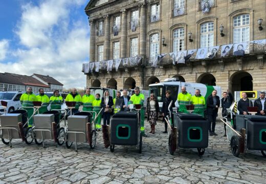 O Concello de Santiago presenta a maquinaria “máis eficiente, sostible e cero emisións” do servizo de limpeza e recollida de lixo da cidade